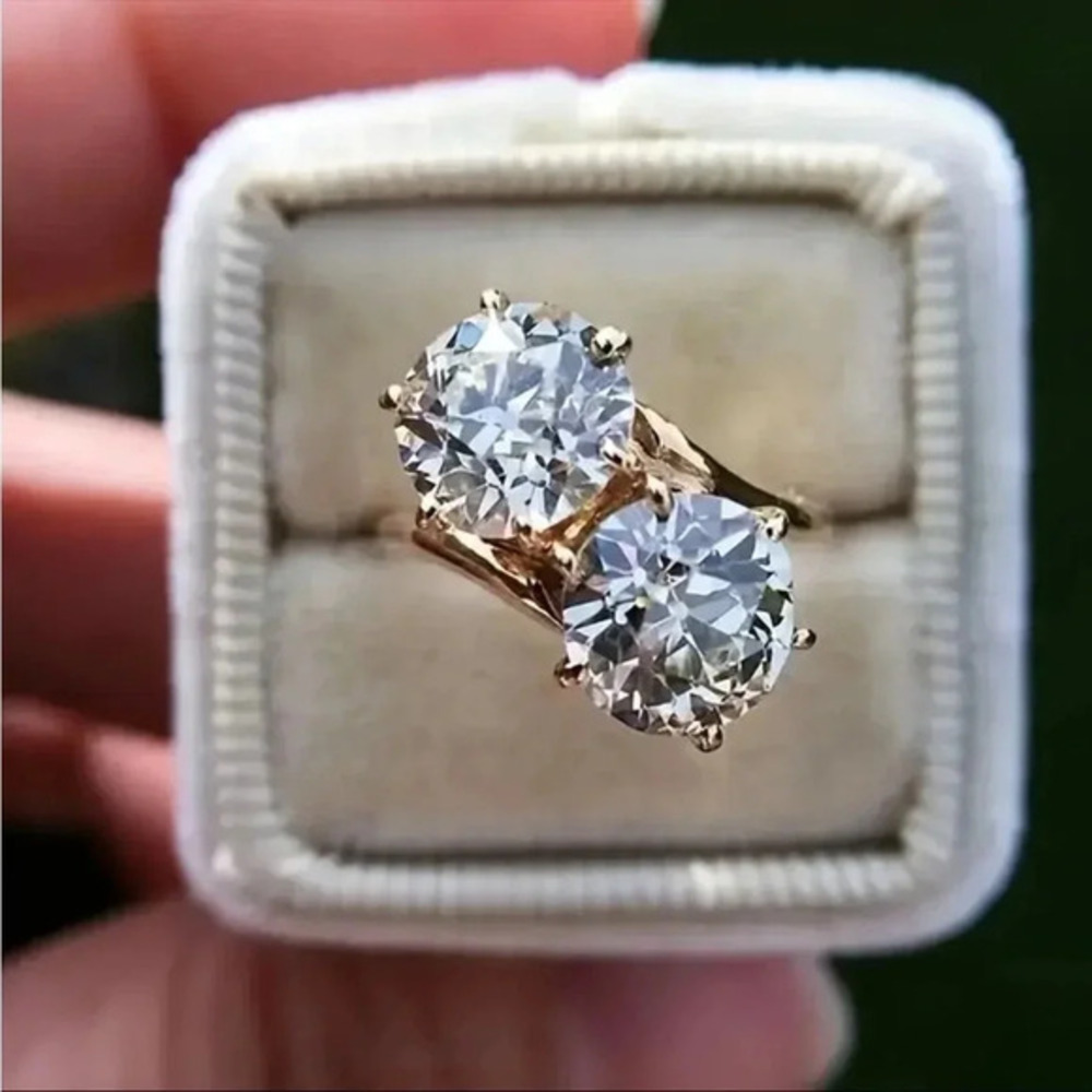 Two Stone Simulated Diamond Anniversary Ring Size 6 Gold Tone NWT